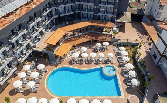 Clover Magic Park Side Hotel