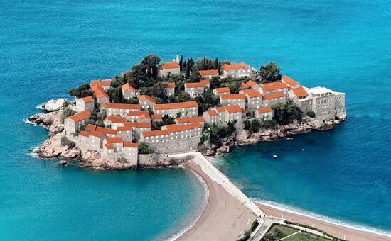 BUDVA Tailwind Havayolları Özel Seferi ile